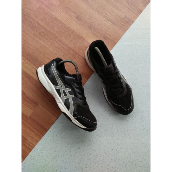 asics upcourt 2 second sepatu badminton second sepatu voli second sepatu olahraga second asics bekas