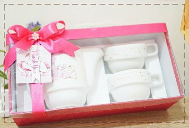 Minim 25pcs Souvenir One Month Hamper / Souvenir Teapot / Teko Susun 2 Cangkir (mika Hard Box)