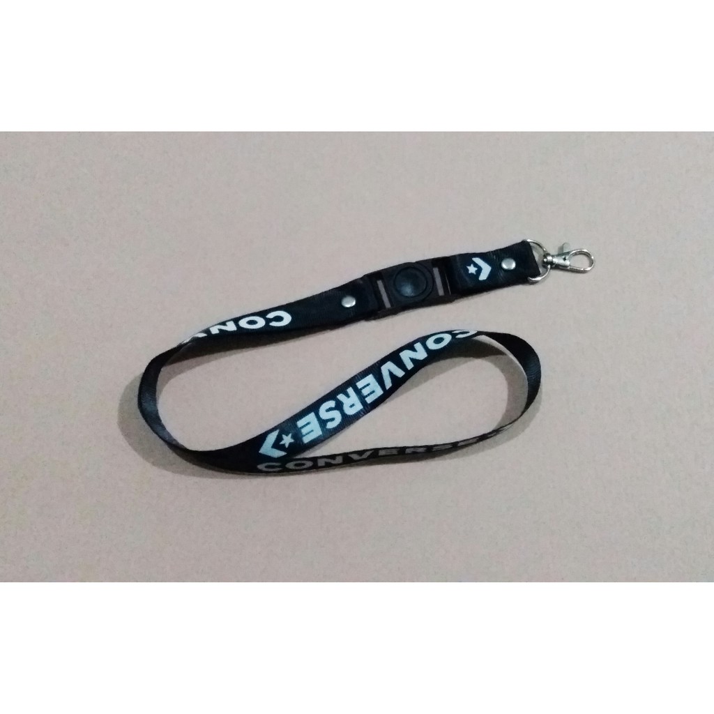 

Distro Kalung Converse - Gantungan Motif Converse - Name Tag Converse Kekinian