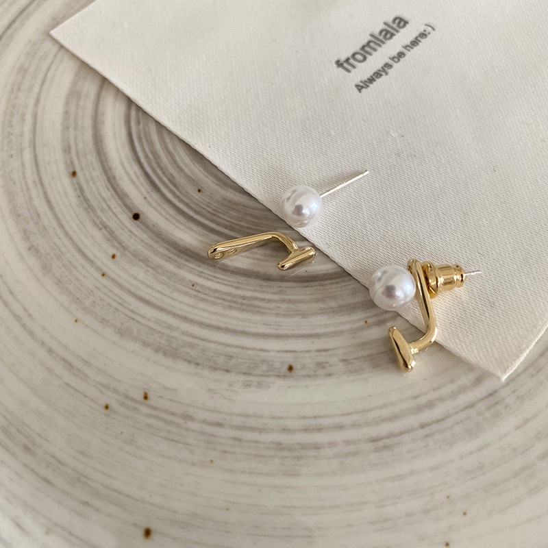 Anting Stud Mutiara Removable Warna Emas Gaya Korea Untuk Wanita