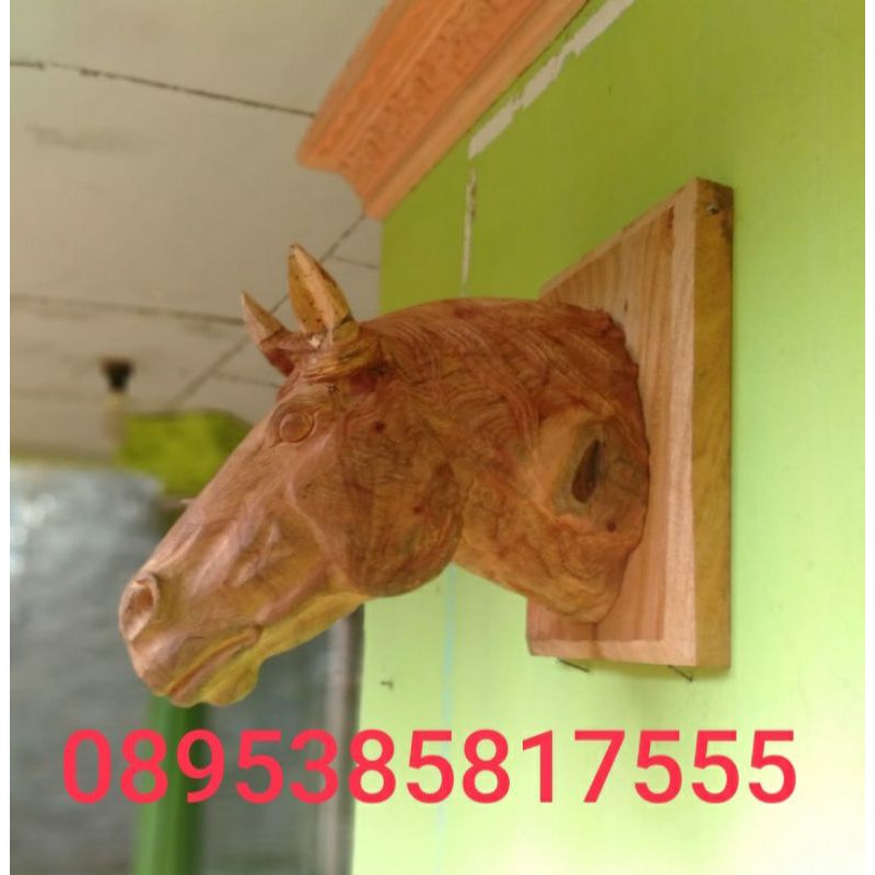 hiasan dinding(relief kuda)