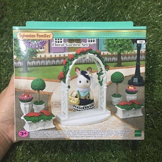 BNIB - Sylvanian Families Floral Garden Set