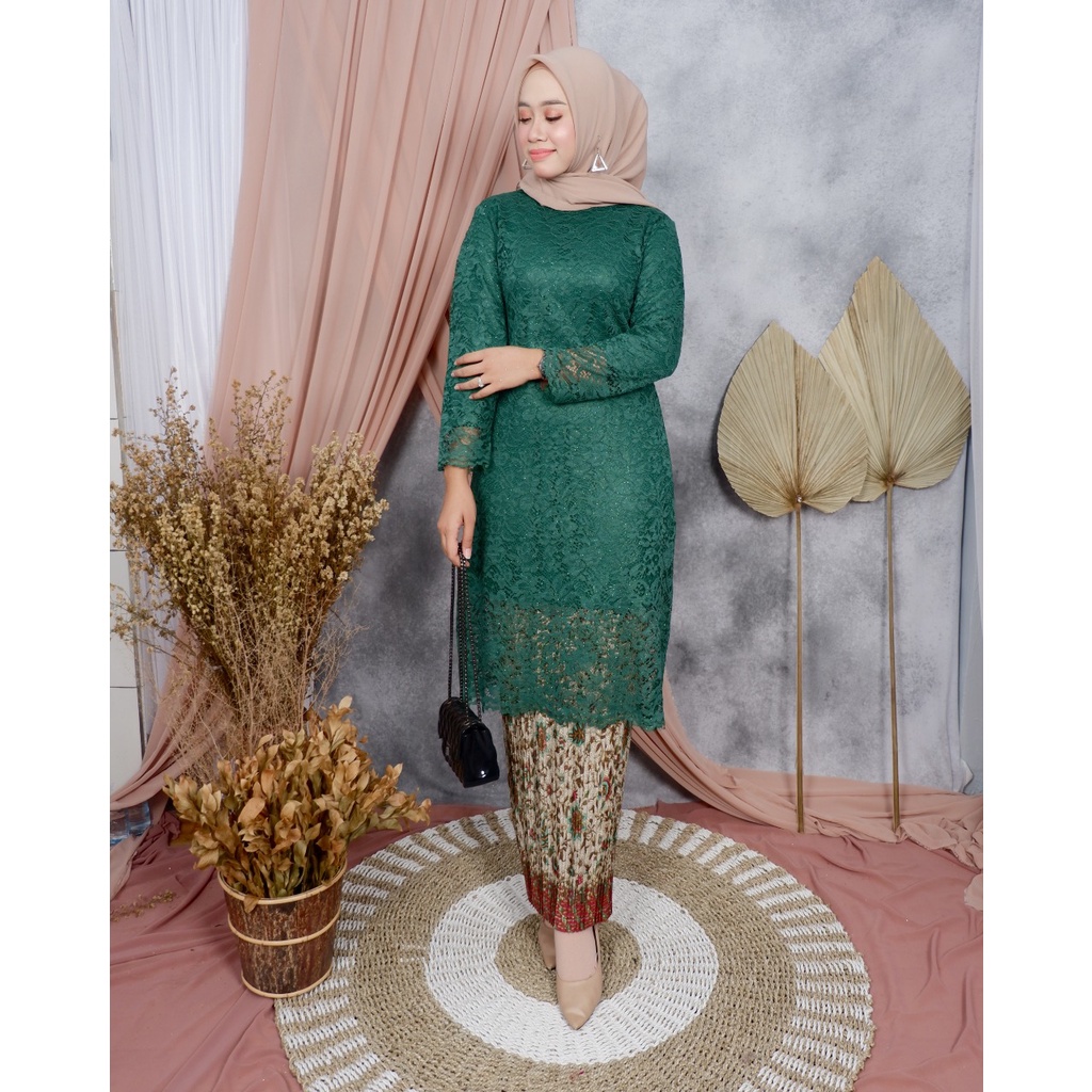 Kebaya Moderan /  Kebaya Brokat set Rok Plisket  / Kebaya wisuda / kebaya pesta pakaian tradisional