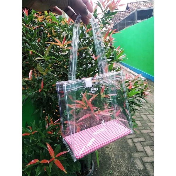 

20x20x10 FULL POLOS GRATIS ALAS beli satuan boleh banget! tas mika murah! tas mika polos! tas parcel lebaran!