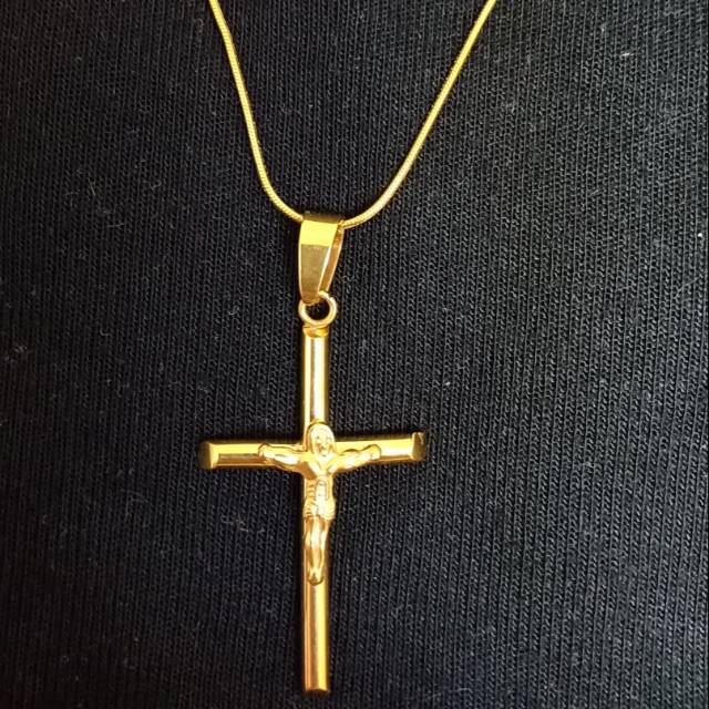 Kalung salib emas corpus titanium klasik katolik