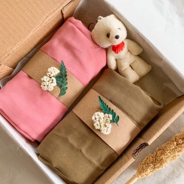 HAMPERS HIJAB- hampers jilbab hampers cewek jilbab kado cewek kado wisuda cewek perempuam hampers mu