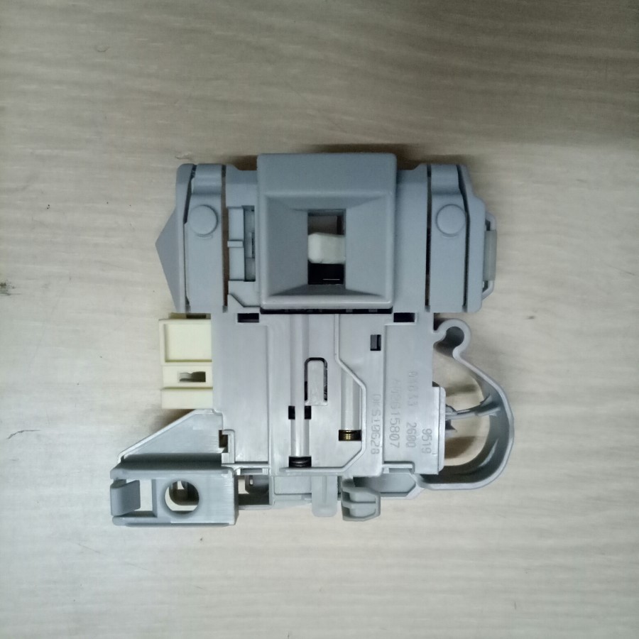 Door Lock Mesin Cuci Electrolux