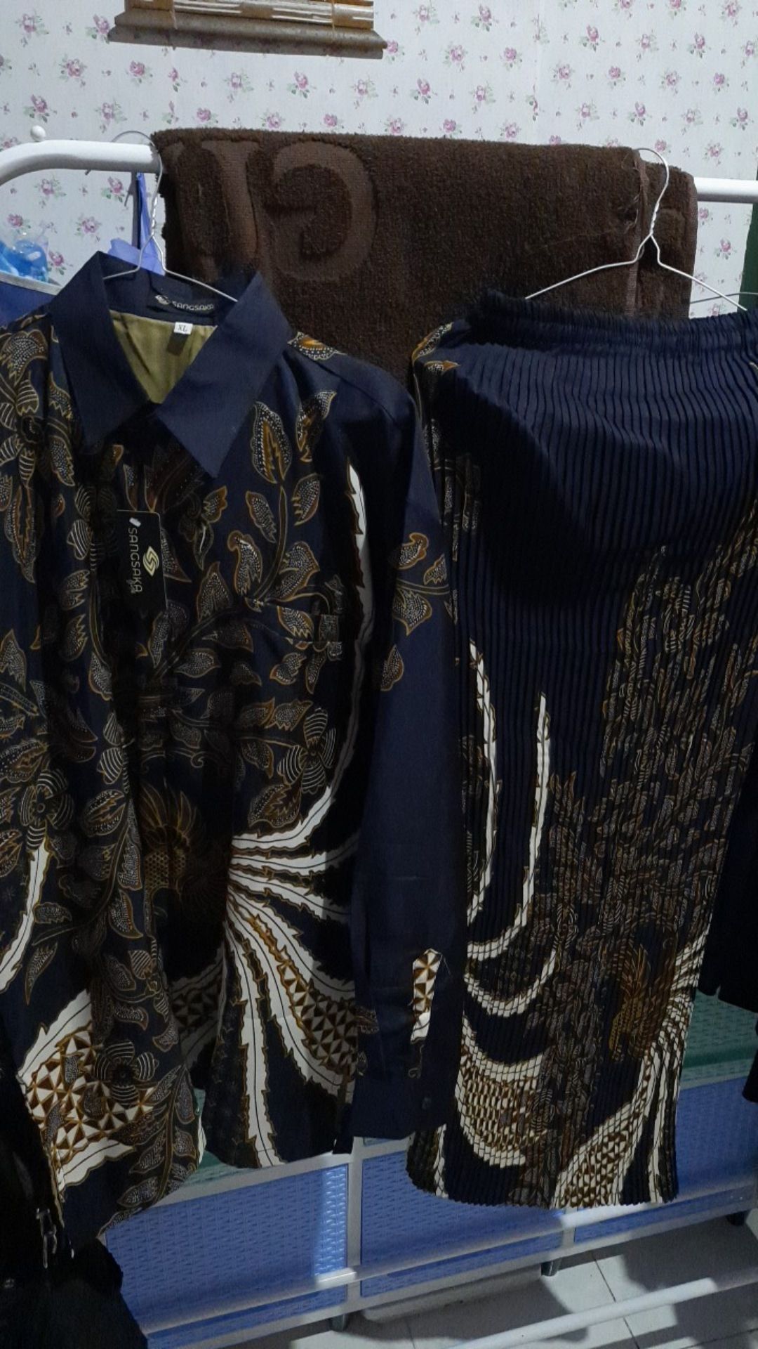 Baju Batik Couple / Batik Set / Batik Lengan Panjang / Rok Plisket Set