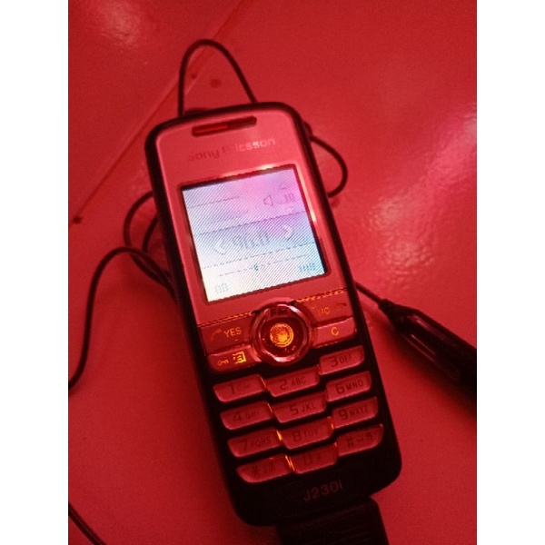 Sony Ericsson J230i