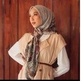 seradia hijab with hard box