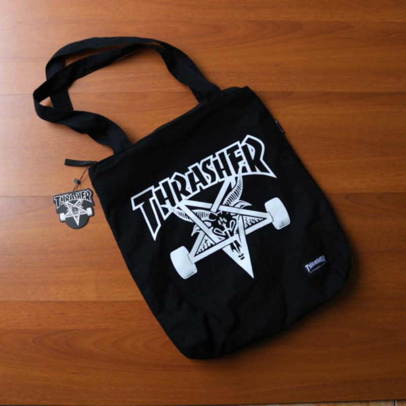 Totebag thrasher logo hitam