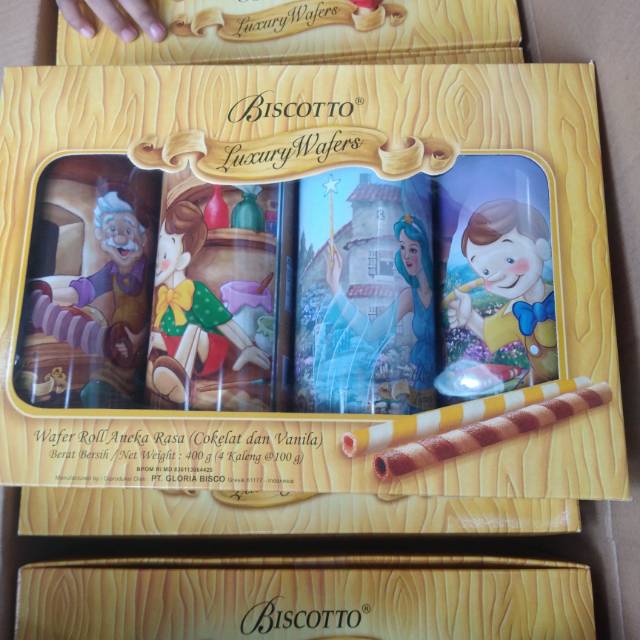 Biscotto luxury isi 4 kaleng perbox