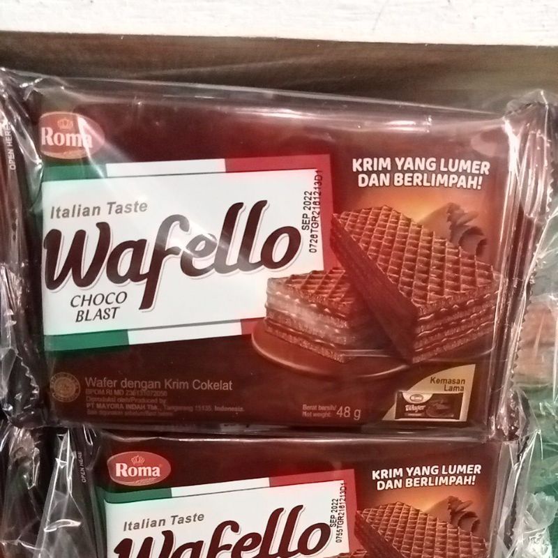 Wafello wafer coklat 48 gr 1 pack isi 10 bks
