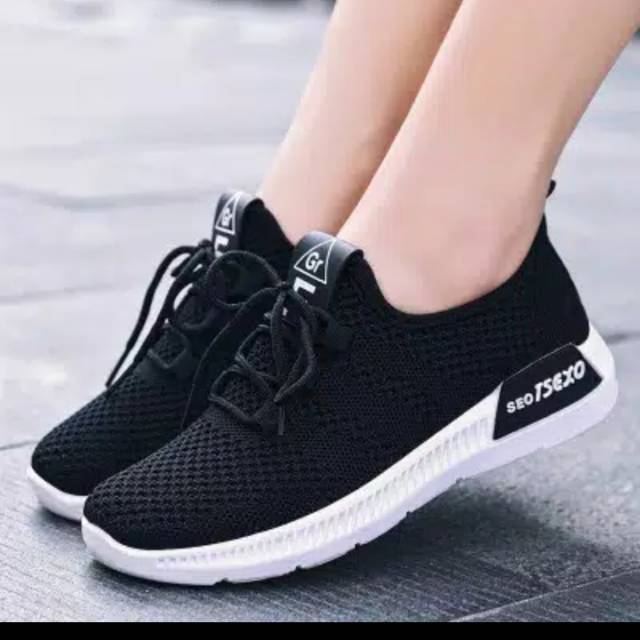 Sepatu sport wanita import