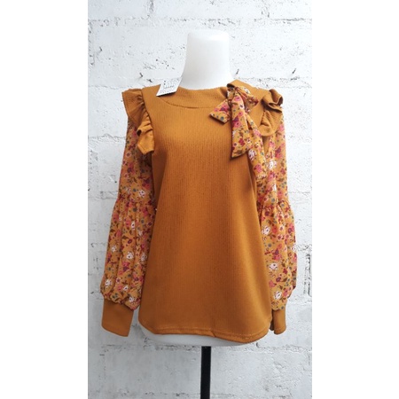 Atasan Rajut Cavel Pita Pramugari Lengan Balon