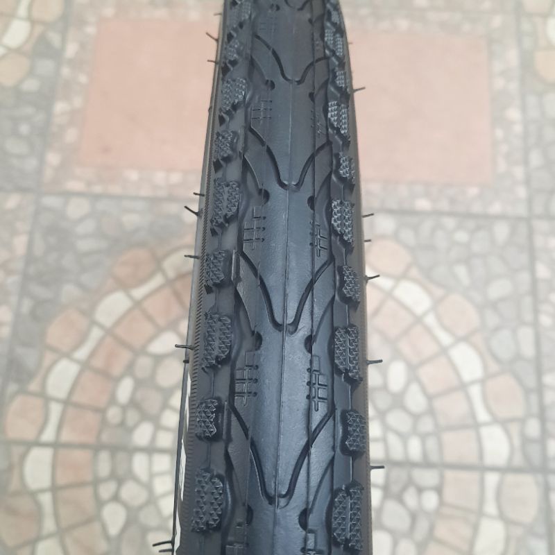 BAN LUAR KENDA 700 x 45c 935 HITAM