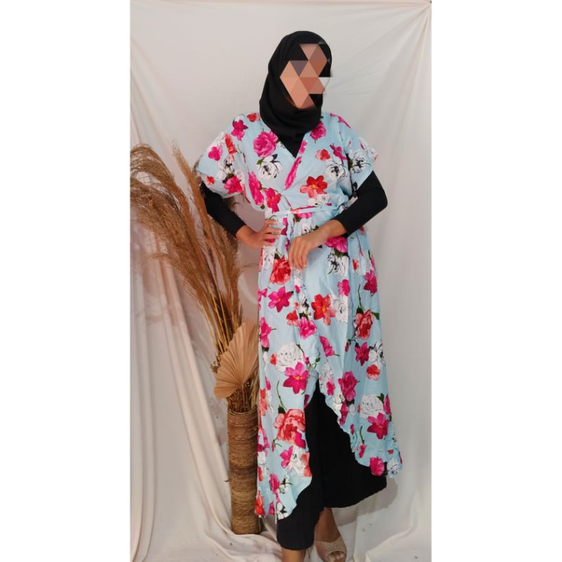 Kimono dress OOTD pantai hijab
