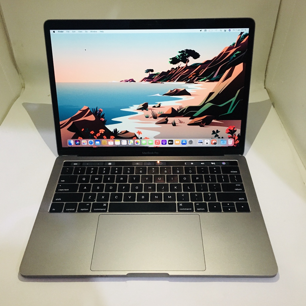 Second Macbook Pro 13inch Touchbar 2016 Grey Four thunderbolt 3 ports i5 Ram 8GB ssd 500GB