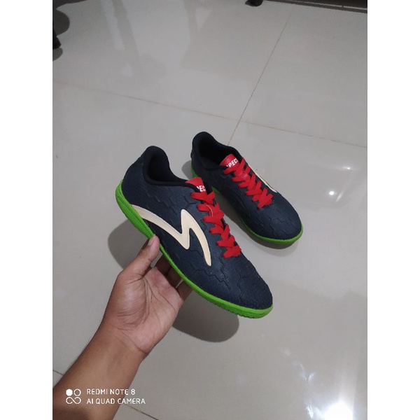Sepatu futsal bekas second Specs