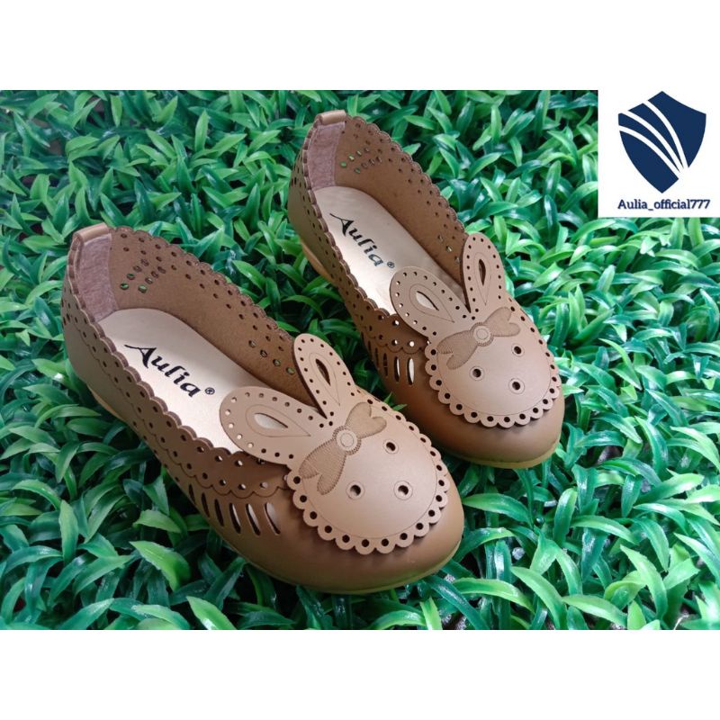 Sepatu laser kelinci aulia