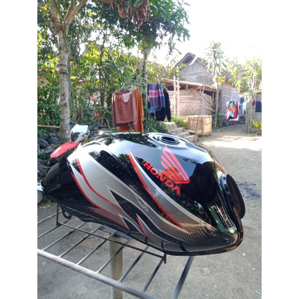 TANGKI MEGAPRO PRIMUS ORIGINAL COPOTAN MOTOR CAT BARU STRIPING ORI BARU