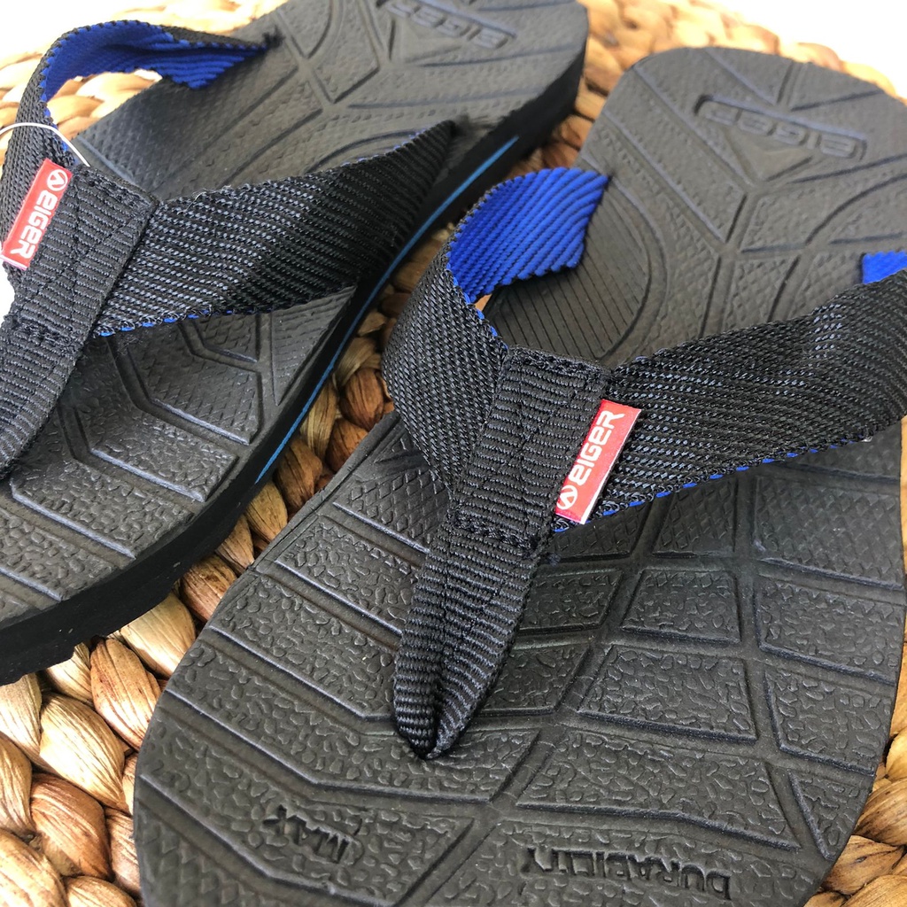 SANDAL JAPIT KARET 3 JEPIT GUNUNG COWOK PRIA TERBARU TERLARIS TERPOPULER TERMURAH Sandal japit cowok kekinian original distro sendal jepit pria laki laki dewasa model flat kwalitas import terbaru promo keren LAGI PROMO !!! sandal jepit gunung hitam polos