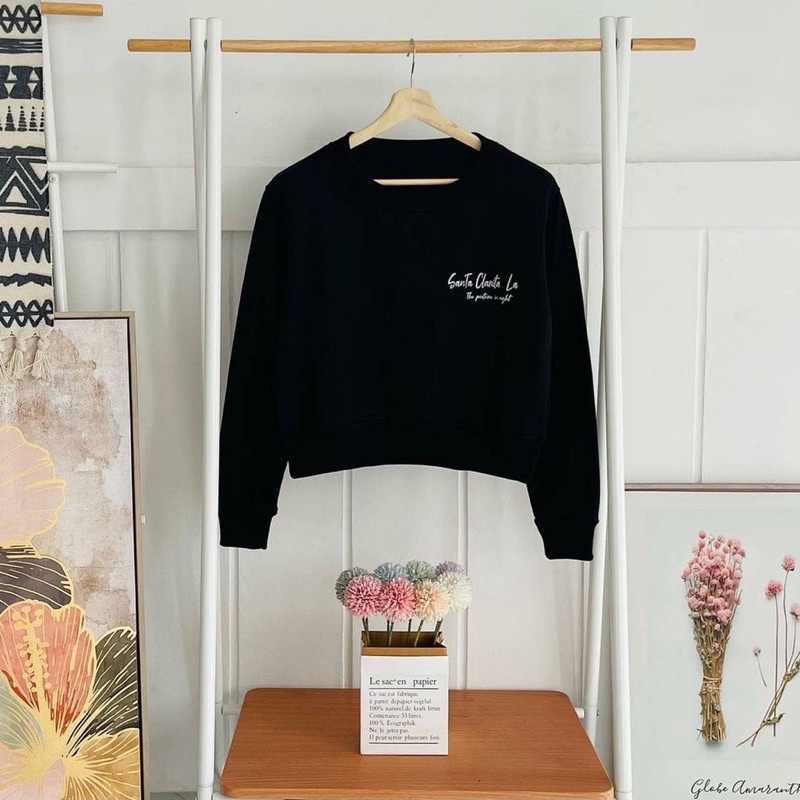 Sweater Crop Wanita Santa Clarita / Pakaian Wanita / Warna Hitam