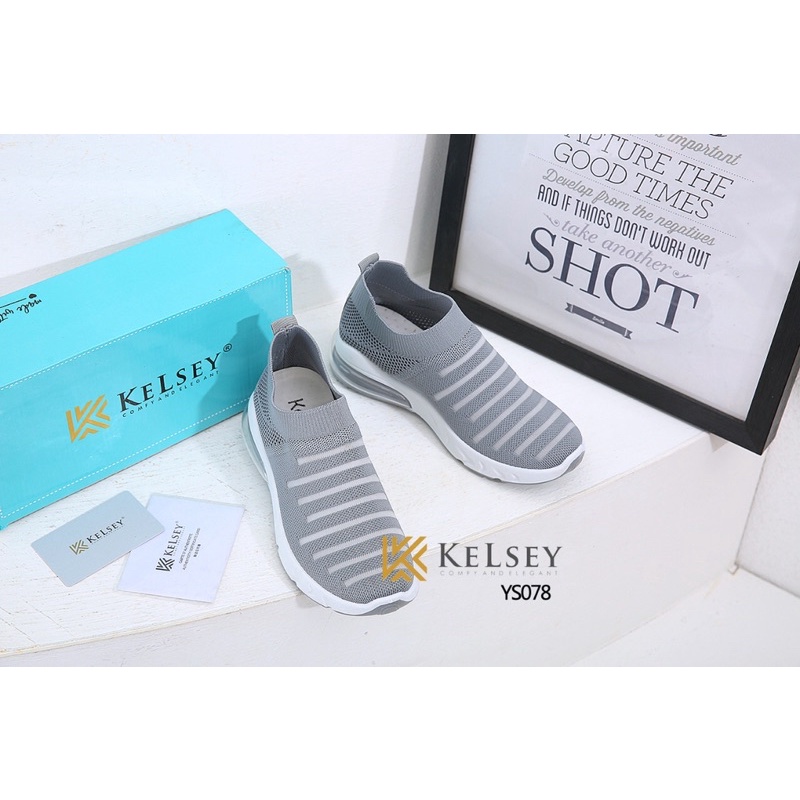 Kelsey Sepatu Flyknit Wanita YS078