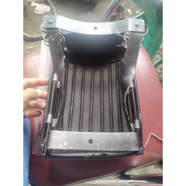 single Jok belakang  motor inggris