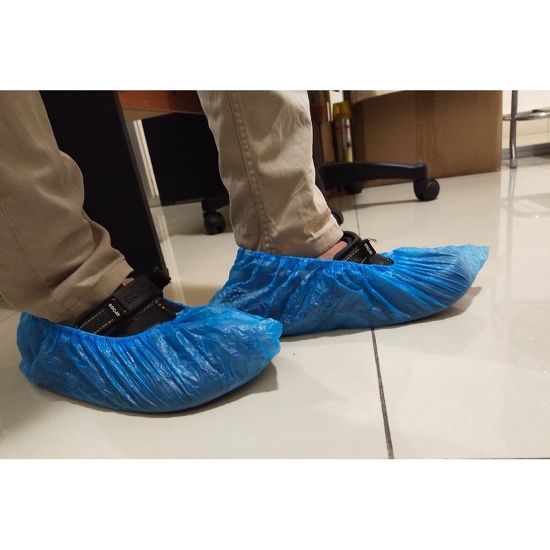 Cover shoes PLASTIK sarung sepatu disposable APD shoe cover medis sekali pakai disposable PLASTIC