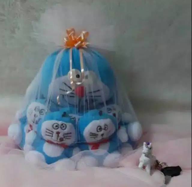 Boneka mini beranak doraemon