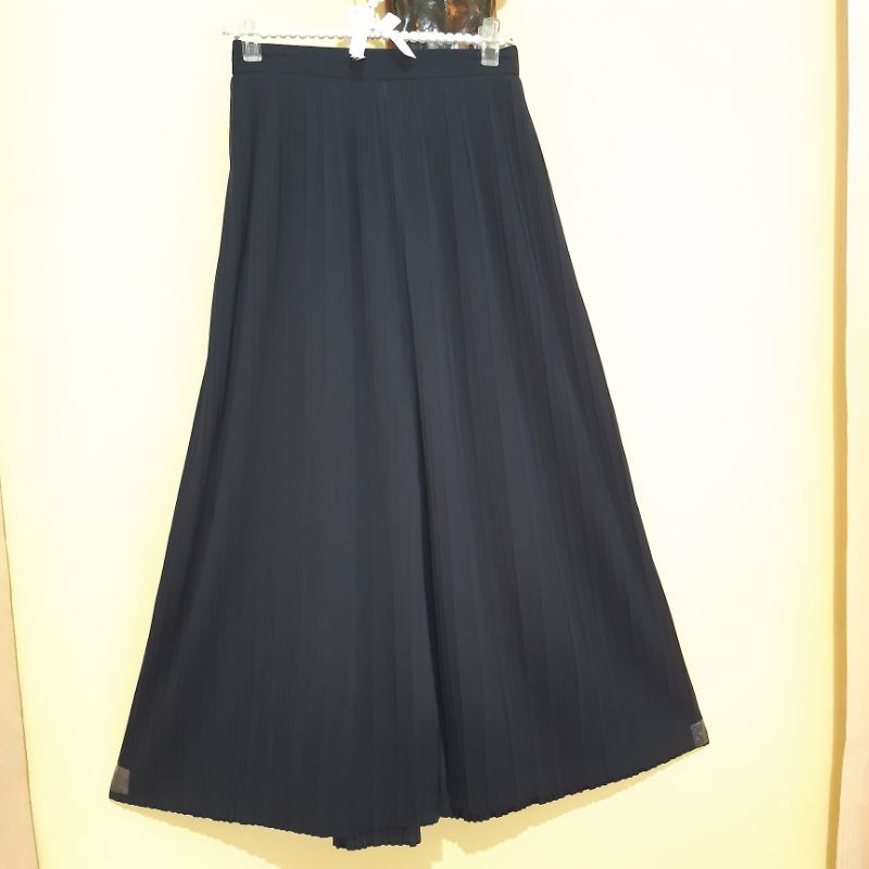 KULOT PLISKET UNIQLO GU NAVY SIZE S