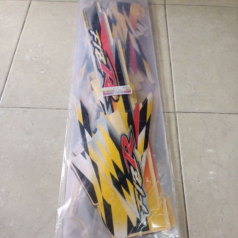 striping stiker les body fiz r millenium kuning
