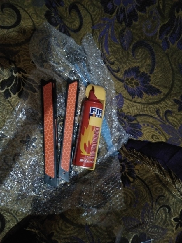 Paket Segitiga Pengaman Mobil+fire Stop/racun Api/pemadam Api