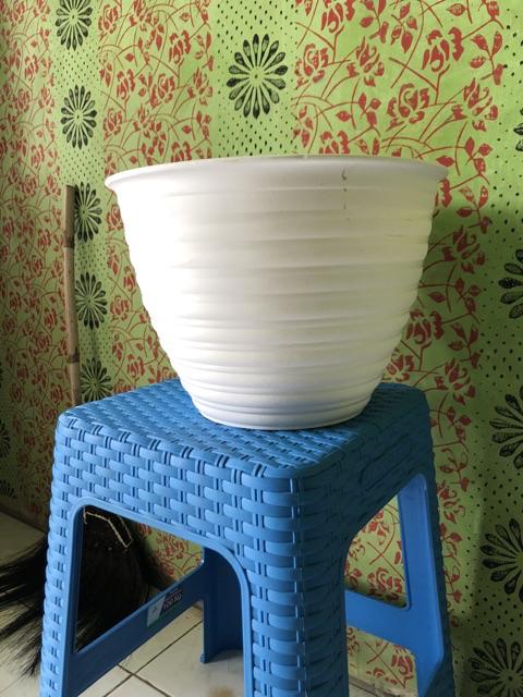 Pot Tawon 30 Cm Putih