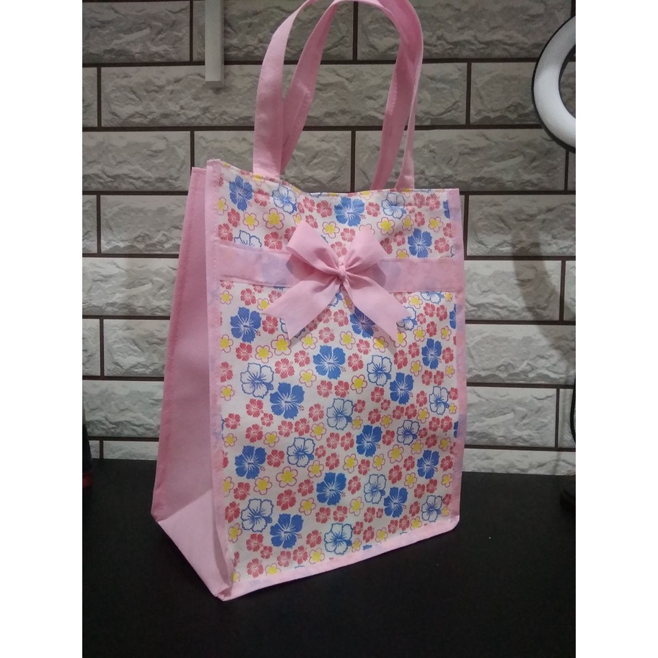 

Tas Spunbond Berkat / Tas Berkat Hajatan / Tas Spunbond Murah
