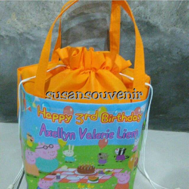 

Tas ultah / tas souvenir / tas ulang tahun serut /goodiebag / tas kado ultah