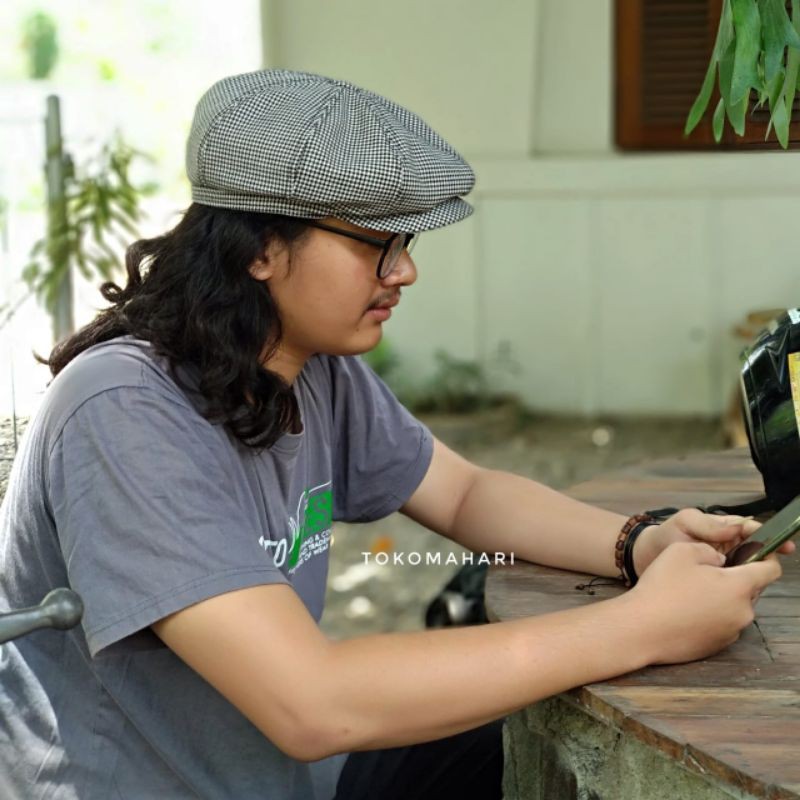 Gatsby hat / newsboy cap / Baker hat / topi pet / flat cap
