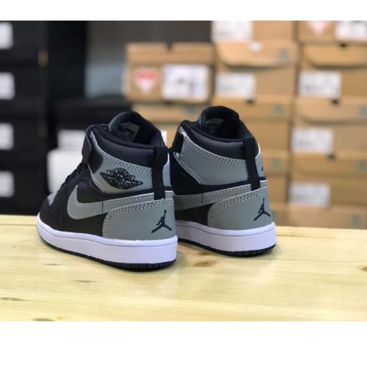 Sepatu Anak Laki Laki / Sepatu Sekolah Nike Air Jordan Anak Anak Laki Laki Kecil 2 Tahun Premium Qua