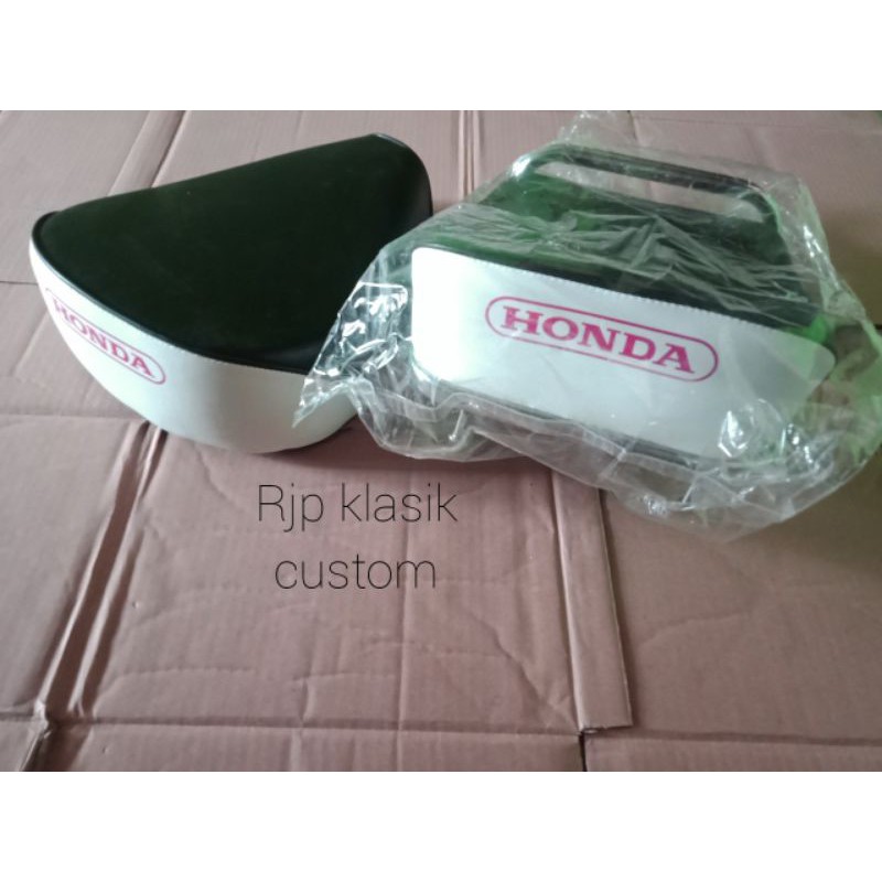 Jok Honda C50 Pispot Jok Pisah Honda C50 Pispot Hitam Putih Set Dudukan Jok Minti Bekjul