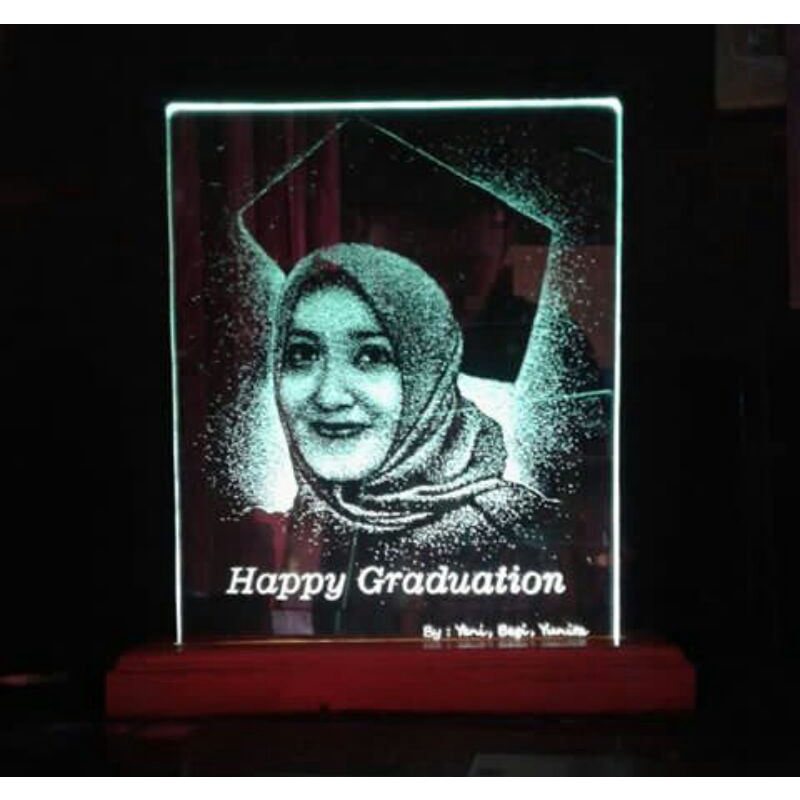 Kado lukisan kaca unik sketsa wajah lampu hias