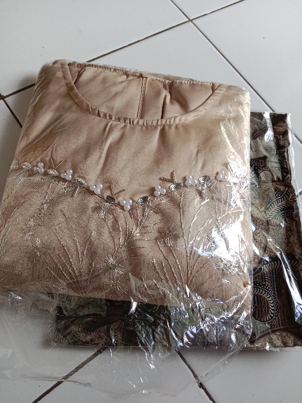 Maura Couple - Sania Ruffle Batik Couple Ori Ndoro Jowi Dnt Garansi Termurah Shopee - Kebaya Couple