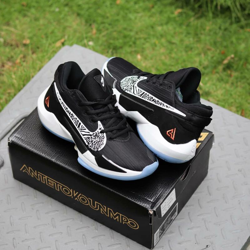 Sepatu Sneakers Nike Zoom Freak 2 Black/White