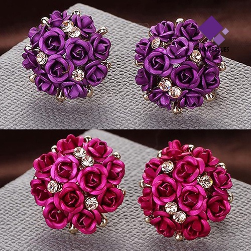 Anting Stud Desain Bunga Mekar Aksen Berlian Imitasi Gaya Elegan Untuk Wanita