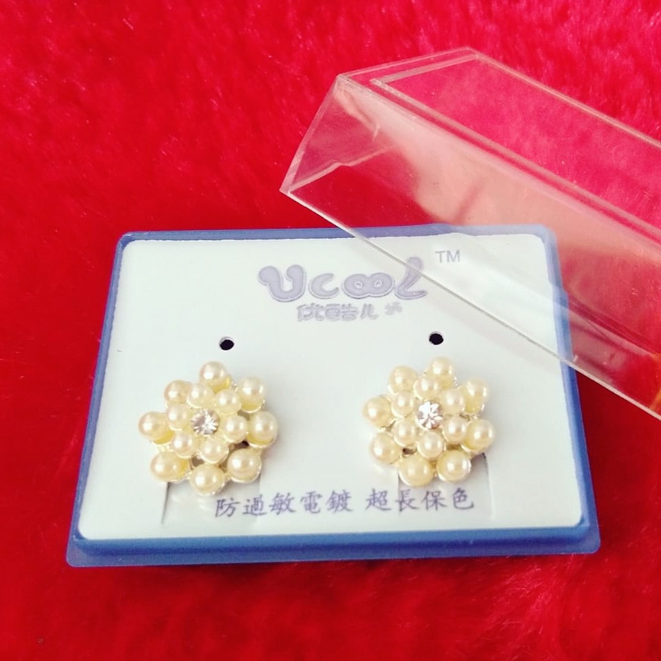 Giwang Silver Cantik Hias Mutiara Kecil Imitasi