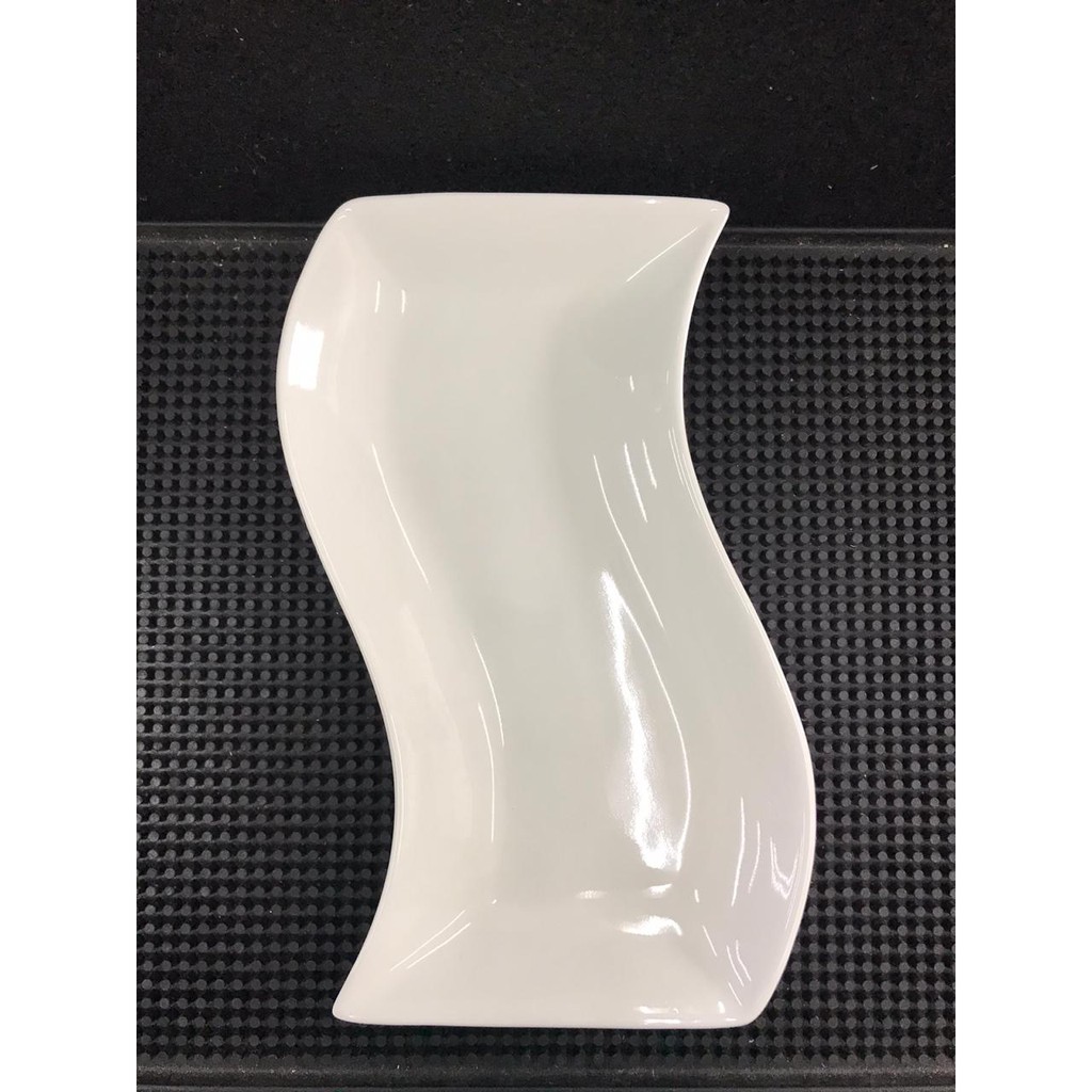 Piring Ombak Keramik Merk Legacy 26,3 cm / Legacy Wave Dish E310 / Piring Unik Saji