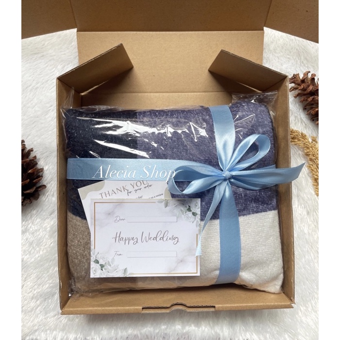 Hampers Pernikahan / Hamperrs Wedding / Kado Pernikahan / Hampers / Hampers Wedding Selimut / Kado P