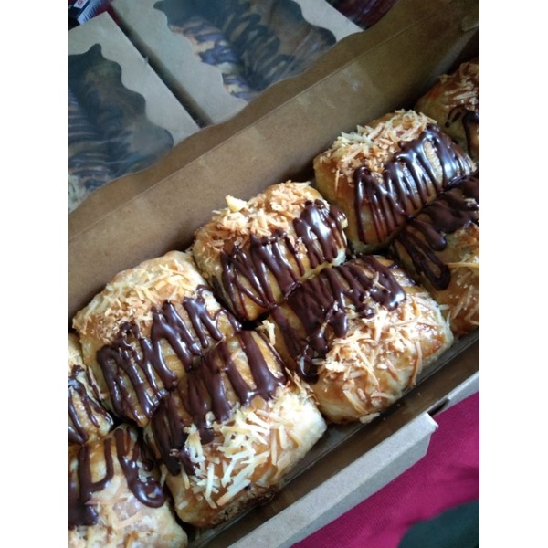 

Bolen pisang Bandung coklat keju