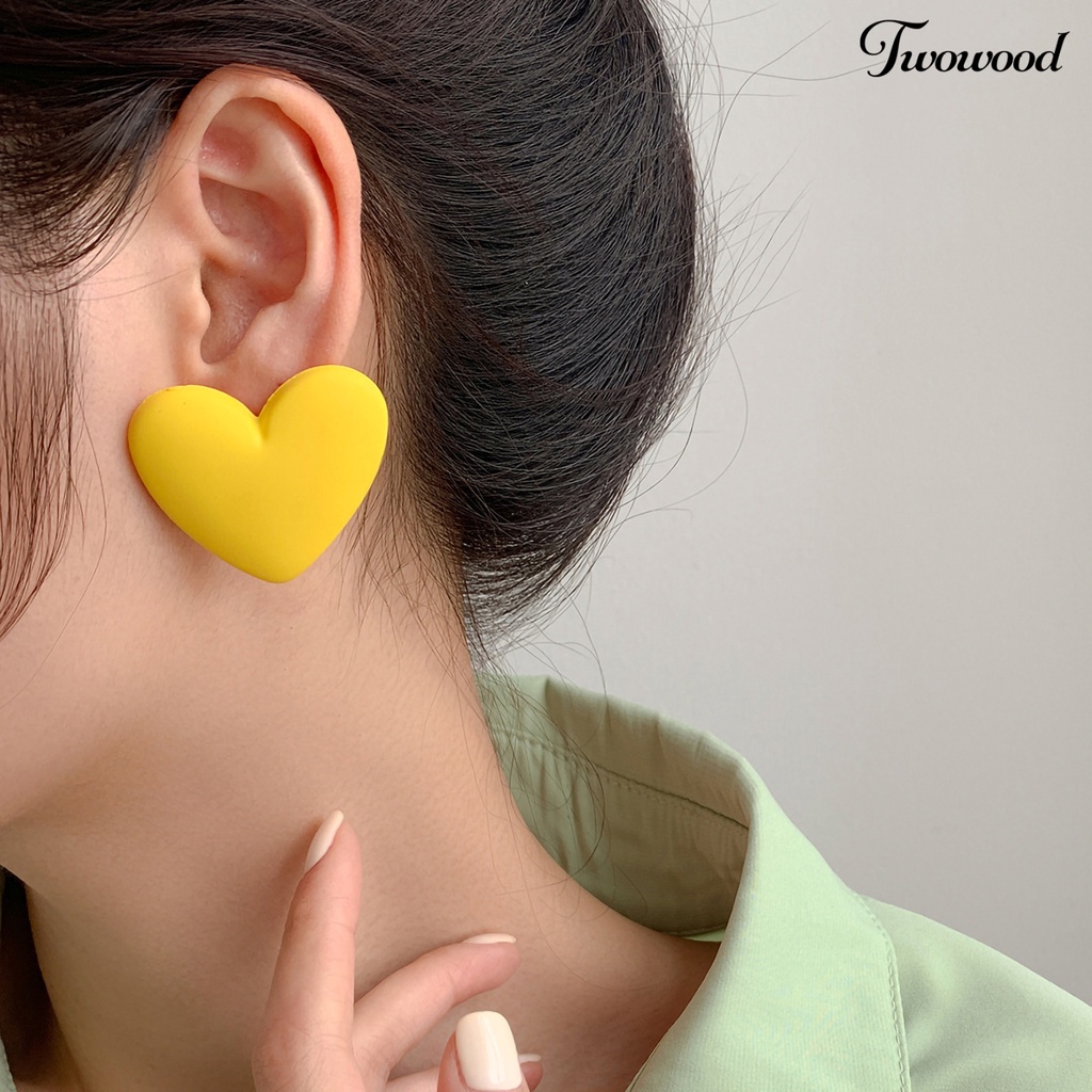 1 Pasang Anting Stud Bentuk Hati Warna Permen Tahan Lama Gaya Korea Untuk Wanita