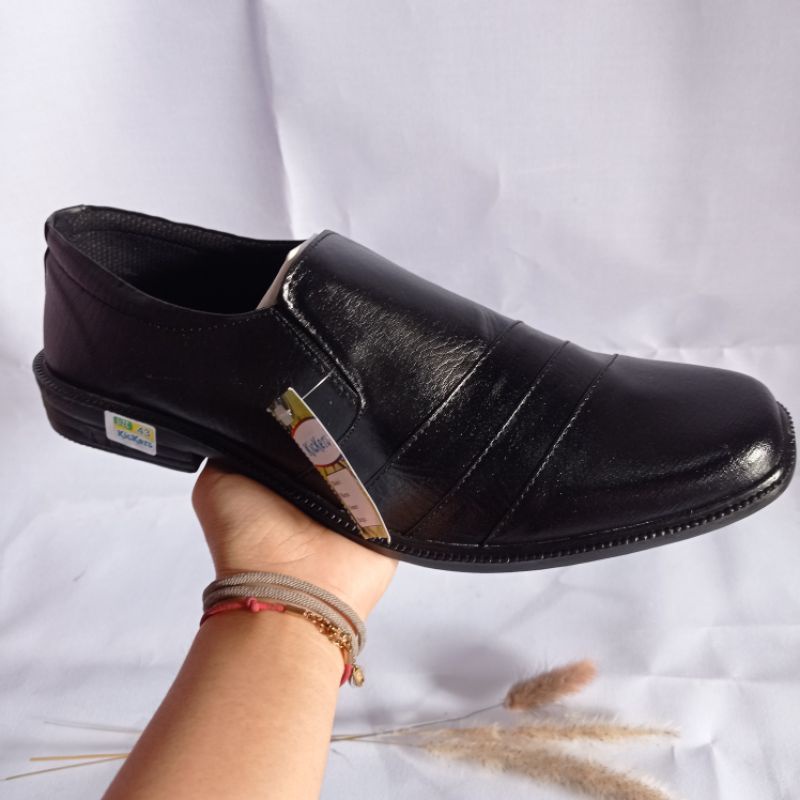 Sepatu pantopel pria / Sepatu kantor / Sepatu kerja / Sepatu resmi / sepatu fantofel / sepatu dinas